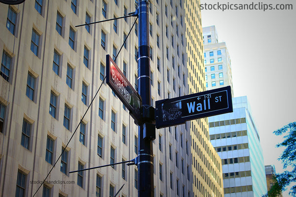 NYC Wall Street & Broadway Sign