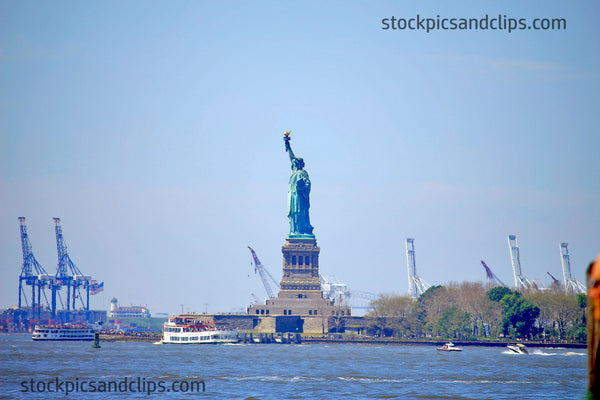 NY Statue of Liberty Tourists View from Battery Park
