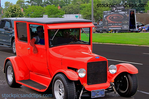 Car: Old Red Front and Side